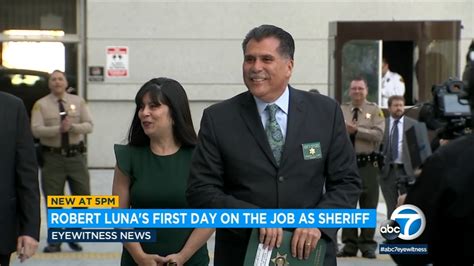 Robert Luna Officially Assumes Los Angeles County Sheriff S Duties Abc7 Los Angeles