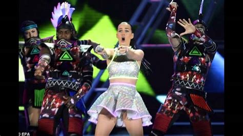 Katy Perry Wows Fans In Zurich As She Wears Revealing Day Glow Two Piece On European Tour Youtube