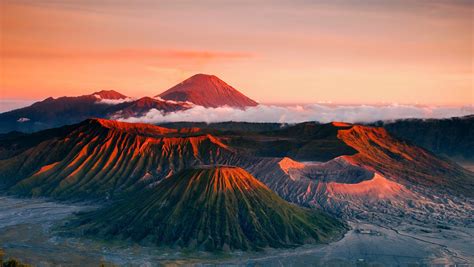 Landscape Volcano Mountains Mount Bromo Dusk Clouds Crater Indonesia