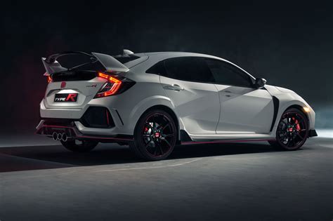 In the following slides, we'll take you through all of what's new with the 2020 honda civic type r. New Honda Civic Type R revealed in pictures by CAR Magazine