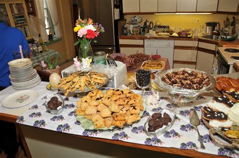 Curiously, my memories of easter celebrations go back much farther than christmas, even though as a child i usually associated christmas with getting and. Off My Plate: Easter Dinner Spread