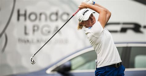 Stacy Lewis Leads Lpga Thailand At 9 Under