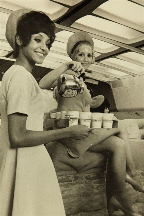 24 Pictures Show The Glamorous Styles Of 1960s Flight Attendants