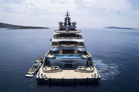 But it was built by.+ the same company that's building bezos' new yacht and it will be similar in its massive. Jeff Bezos Invests $400M into Superyacht Machine - The ...