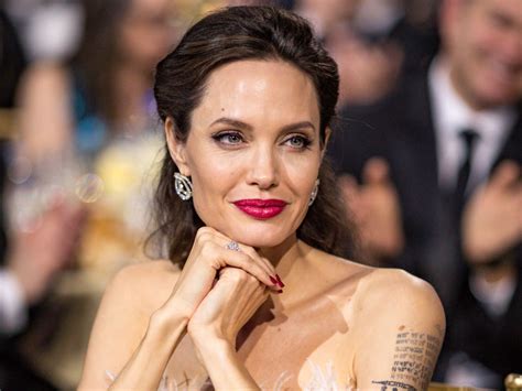Angelina Jolie Remembers Late Mom On Mothers Day