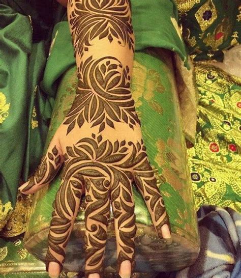 40 Latest Mehndi Designs To Try This Year Bling Sparkle Modern Henna