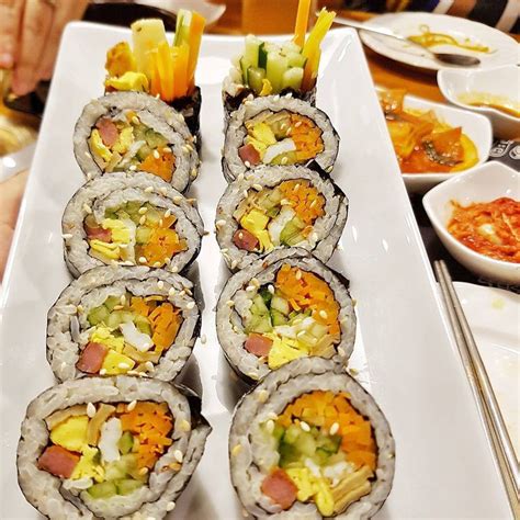 Here, we can choose to wine or dine in the best traditional street foods to fancy fine dining, in the streets of kelapa gading or in its big shopping mall. GoGoGo! Korean Street Food, Kelapa Gading - Lengkap: Menu ...