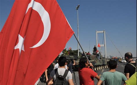 Yılında bu tarihi olayı anma gününe çok kısa bir süre kaldı. 15 Temmuz resmi tatil mi 2020 hangi güne denk geliyor ...