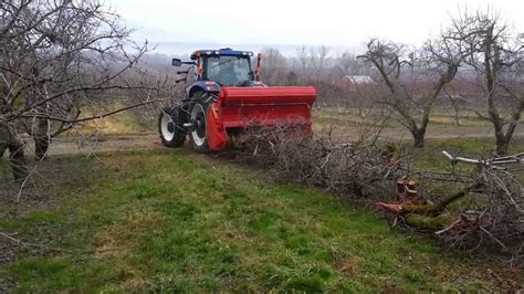 L9 flex 250 shearing machine combined with a bm better 170 tractor. Seppi MultiForst - YouTube