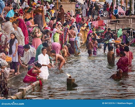 Women Bathing In Ganges