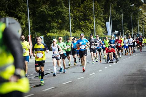 Bli med og løp wings for life world run 2021, årets viktigste løp hvor alle pengene som blir samlet inn går direkte til forskning på ryggmargsskader! Wings for Life World Run Wien 2021 :: Termin, Anmeldung ...