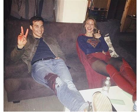 Before leaving the city of lights, melissa took to her instagram to share a super sweet selfie with chris. Melissa Benoist, estrela de 'Supergirl', aceita pedido de ...
