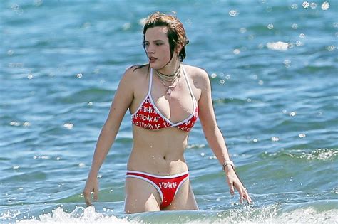 Bella Thorne Nip Slip On The Beach In Hawaii - CelebritySlips