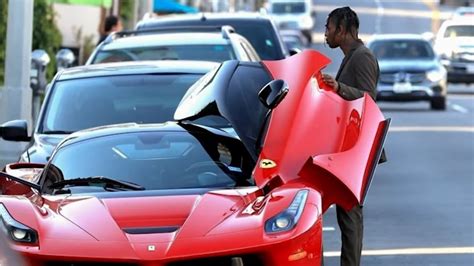 Los Increíbles Ferrari De Lujo De Travis Scott Tork Autos