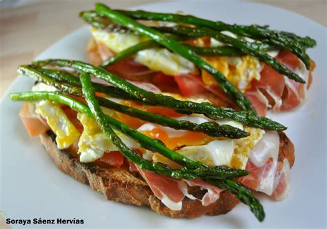 GÂTEAUX EN ESPAGNE Tartine salée aux asperges oeufs jambon