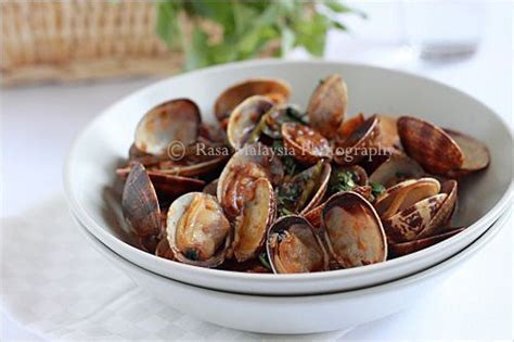 spicy clams in thai roasted chili paste hoy lai ped rasa malaysia clam recipes seafood