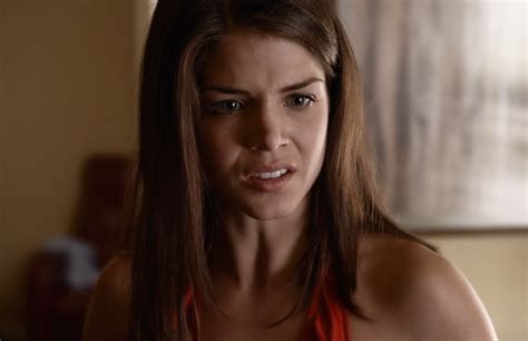 Walking The Halls 011336 787 Marie Avgeropoulos As Amber I Flickr