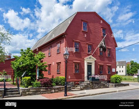 The 17thc White Horse Tavern One Of The Oldest Tavern Buildings In The