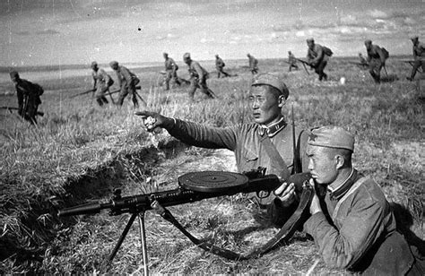 The Soviet Dp 28 Was A Brute Simple Machine Gun War Is Boring