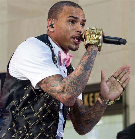 Chris Brown To Perform At The Grammys