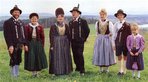 Overview Of The Folk Costumes Of Germany Traditional Outfits Folk