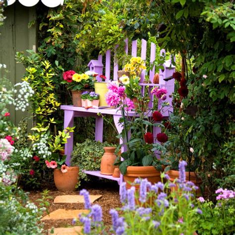 5 Ideas to Add Brightness to Your Garden | outdoortheme.com