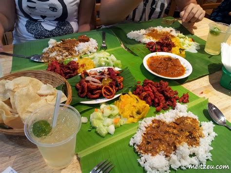 Comes with 3 vegetables (cucumber , potato and fried bittergourd) along with 2 papadoms instead of the usual nirwana banana leaf rice, we decided to try raj's banana leaf just around the corner. 【吉隆玻美食】 蕉叶饭 Food in Kuala Lumpur : Banana Leaf Rice by ...