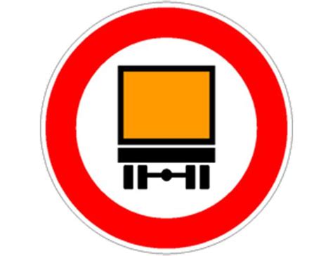 Il Segnale Raffigurato Vieta Il Transito Ai Veicoli A Motore - Divieto transito veicoli che trasportano merci pericolose