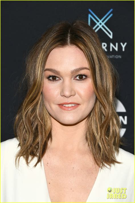 Photo Julia Stiles Promotes Riviera Season 2 At Winter Tca Tour 2019