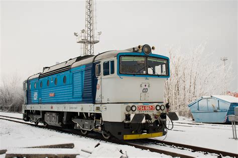 Nyugatról németország, északról lengyelország, délkeletről szlovákia, délről ausztria határolja. A ČD 754 067-7 Veselí nad Moravou állomáson - benbe.hu ...