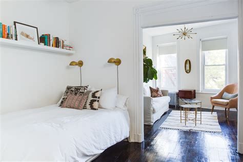 38 Small Bedroom Ideas For A Cozy Organized Space Apartment Therapy