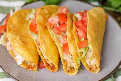 Continue to cook until sauce reduces and blends into. Restaurant-Style Shredded Chicken Tacos (+VIDEO) | Lil' Luna