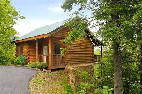 5 Reasons Our 1 Bedroom Cabins Are Perfect For Romantic Getaways In The