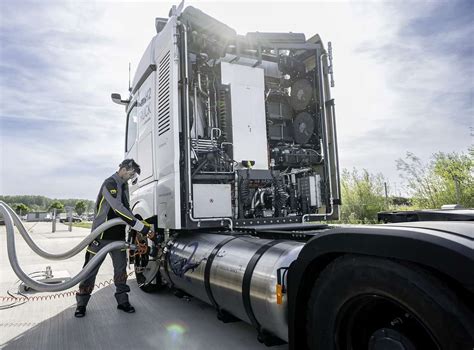 Daimler Truck GenH2 Zweiter Prototyp mit Flüssig Wasserstoff