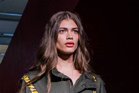 Check spelling or type a new query. F5 - Estilo - Considerada nova Gisele, Valentina Sampaio é ...
