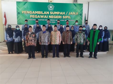 52 Pegawai Negeri Sipil Dilingkungan Kankemenag Bojonegoro Di Sumpah