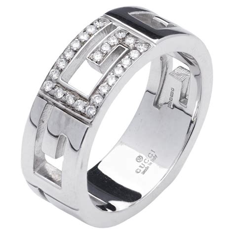 Gucci 18k White Gold Cut Out G Logo Band Ring With Pave Diamonds For