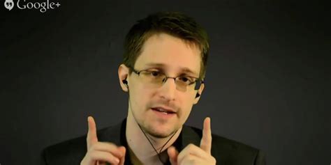 Edward Snowden Tells You What Encrypted Messaging Apps You Should Use