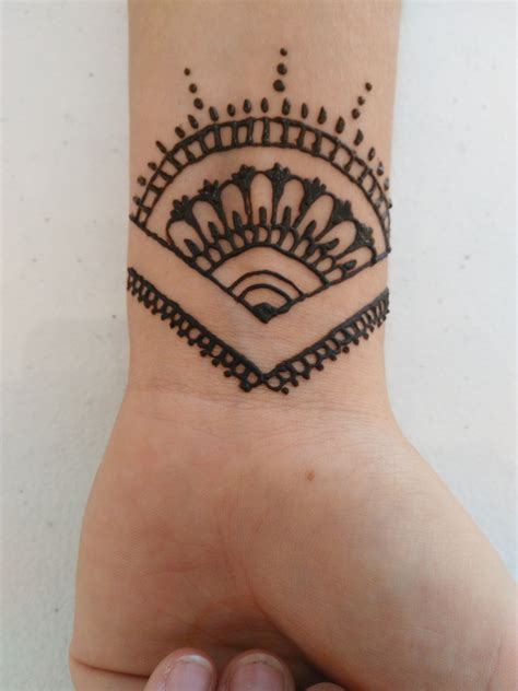 henna wrist tattoo