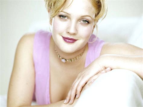 Fresh News in Blog: Drew Barrymore salary is too high according Forbes