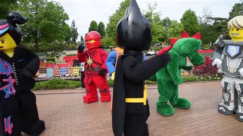 Od 1 lipca 2000 połączona jest mostem nad sundem ze szwedzkim malmö. LEGOLAND - YouTube