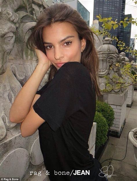 Emily Ratajkowski Image