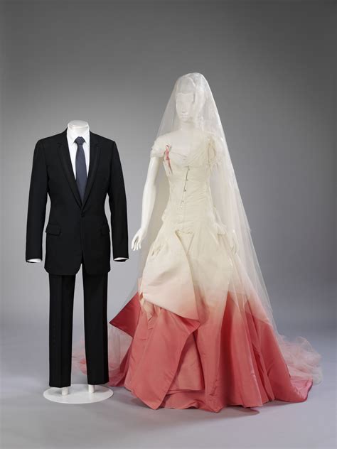 Gwen Stefanis Wedding Dress Designed By John Galliano For Dior Gavin Rossdale Wedding Su