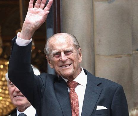 Prințul este cel mai longeviv consort din istoria britanică și cel mai în vârstă partener al unui monarh în funcție. Prinţul Philip, soţul reginei Elisabeta a II-a, prins la ...
