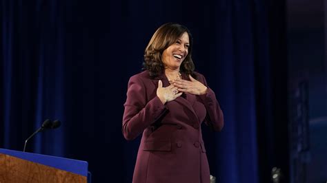 Kamala Harris Accepts Vp Nomination At The Democratic National Convention The New York Times