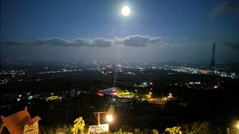 Wisata Malam Kuningan Cirebon Tempat Wisata Indonesia