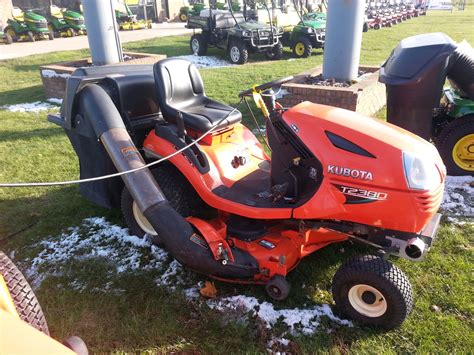2010 Kubota T2380 Lawn And Garden And Commercial Mowing John Deere