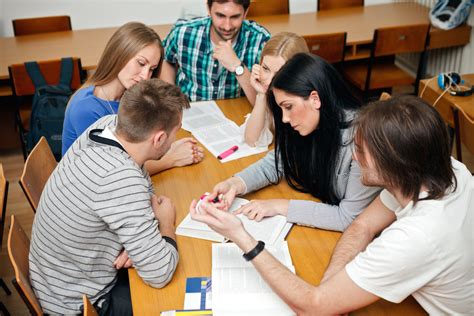 Helpful Peer Groups To Join While In College — Smart About College