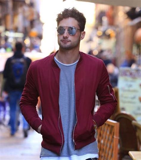 Luca is a film that's not afraid to pepper its characters' conversations with bits of italian slang and devote unusually long amounts of screen time to its characters eating, and these. Chi è Luca Turco