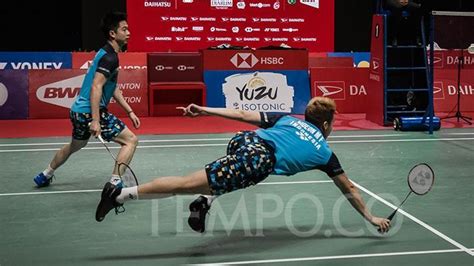 Kevin sanjaya sukamuljo (born 2 august 1995) is an indonesian professional badminton player currently ranked world number 1 in the men's doubles by the badminton world federation. Kata Ganda Kevin / Marcus Usai Kandas di All England ...